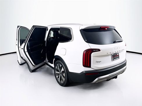 Used 2022 Kia Telluride EX w/ EX Premium Package FWD image 10