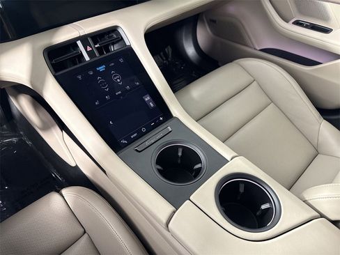 Certified 2021 Porsche Taycan 4S image 32