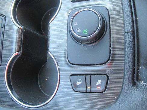 Used 2020 GMC Acadia SLT w/ LPO, Floor Liner Package image 26