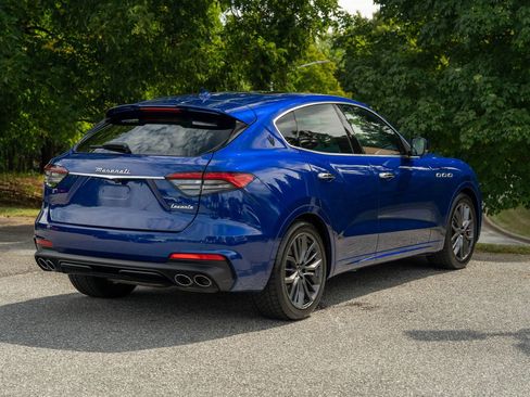 Used 2022 Maserati Levante Modena image 7