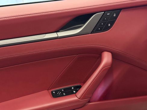 Used 2022 Porsche 911 Carrera image 14