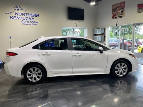 Used 2024 Toyota Corolla LE FWD image 4