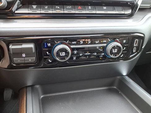New 2026 Chevrolet Silverado 3500 High Country w/ High Country Premium Package AWD/4WD image 22