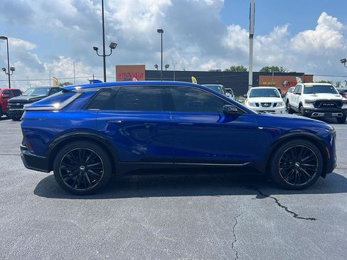 Used 2024 Cadillac Lyriq Sport AWD/4WD image 7