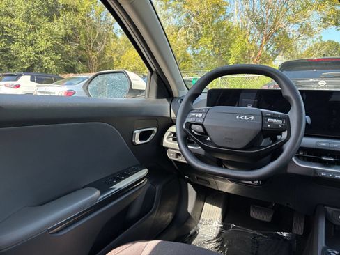 Used 2025 Kia K4 FWD image 32