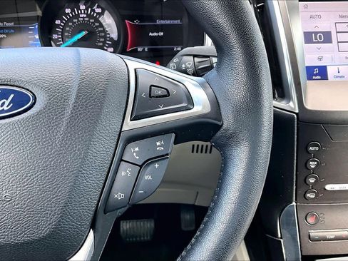 Used 2020 Ford Edge Titanium image 23