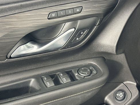 Used 2018 GMC Terrain SLT w/ Preferred Package image 13