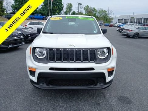 Certified 2023 Jeep Renegade Latitude AWD/4WD image 8