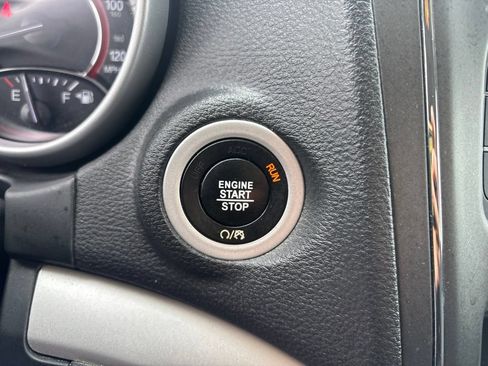 Used 2020 Dodge Journey SE FWD image 26