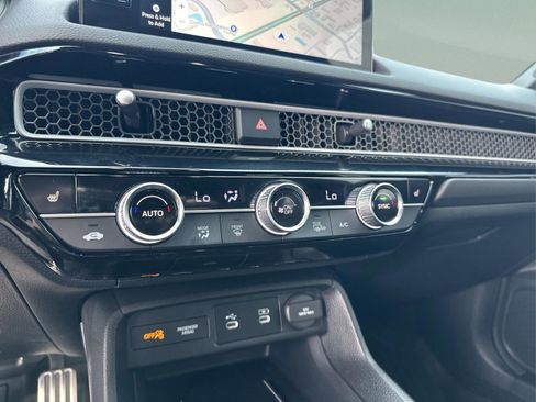 Certified 2025 Honda Civic Sport Touring image 31