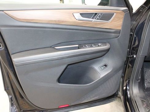 Used 2024 Volkswagen Atlas SE image 15