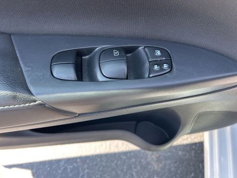 Used 2017 Nissan Sentra S image 4