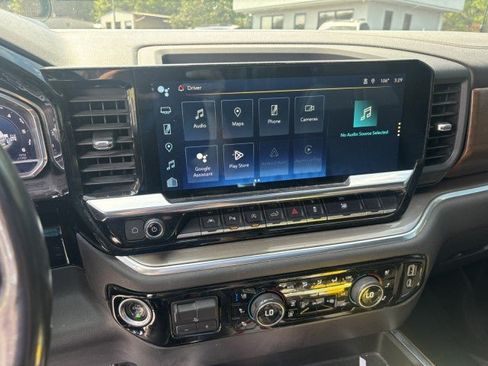 Used 2022 Chevrolet Silverado 1500 High Country AWD/4WD image 15