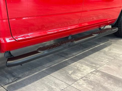 Used 2022 RAM 1500 Classic SLT AWD/4WD image 28