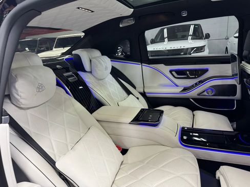 Used 2023 Mercedes-Benz Maybach S 680 4MATIC w/ Manufaktur Leather Package image 64