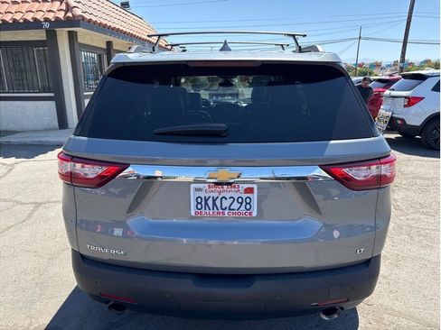 Used 2019 Chevrolet Traverse LT w/ LT Premium Package FWD image 4