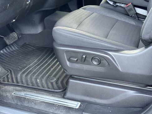 Used 2024 Chevrolet Silverado 1500 LT image 17