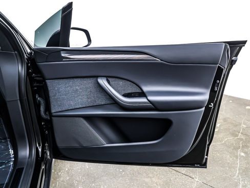 Used 2024 Tesla Model X image 24