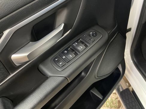 Used 2019 RAM 1500 Big Horn AWD/4WD image 14