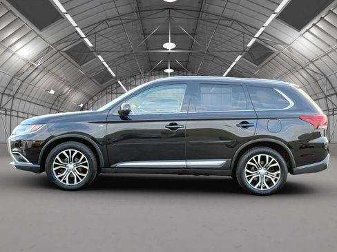 Used 2017 Mitsubishi Outlander GT image 4