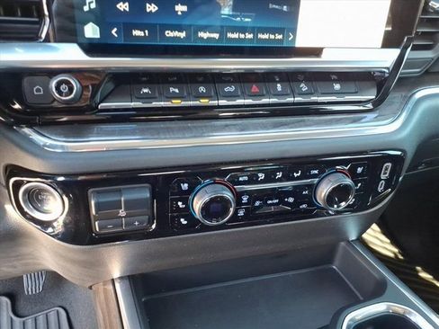 Used 2024 Chevrolet Silverado 1500 LTZ w/ Z71 Off-Road Package image 13