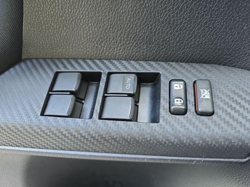 Used 2015 Toyota RAV4 XLE FWD image 25