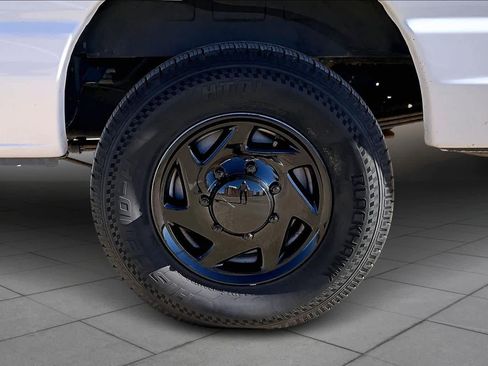 Used 2009 Ford E-350 and Econoline 350 XLT image 10