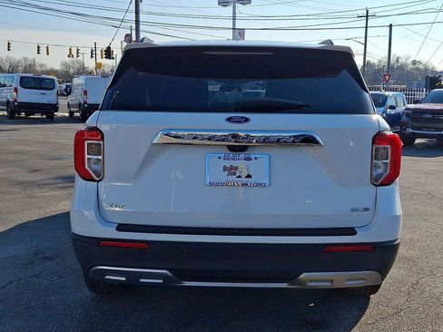 Used 2020 Ford Explorer XLT w/ Equipment Group 202A image 5