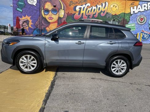 Certified 2025 Toyota Corolla Cross LE AWD/4WD image 2