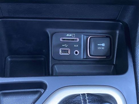 Used 2016 Jeep Cherokee Latitude w/ Comfort/Convenience Group image 28