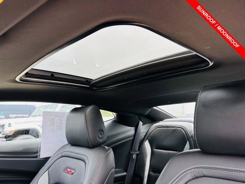 Used 2022 Chevrolet Camaro SS RWD image 4