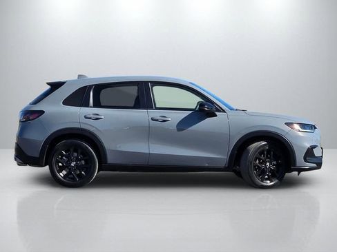 Used 2023 Honda HR-V Sport image 3
