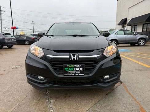 Used 2018 Honda HR-V EX image 4