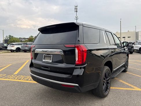 Used 2024 GMC Yukon SLT w/ SLT Premium Package AWD/4WD image 5