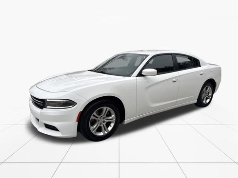 Used 2017 Dodge Charger SE image 25