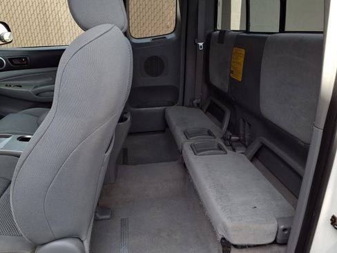 Used 2005 Toyota Tacoma PreRunner RWD image 19