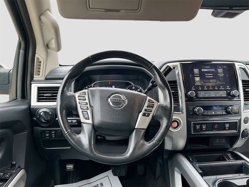 Used 2021 Nissan Titan SV w/ SV Convenience Package image 21