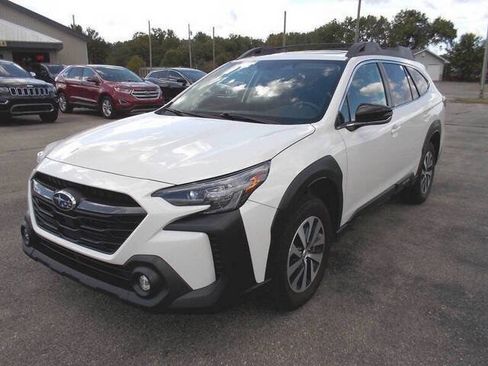 Used 2024 Subaru Outback Premium AWD/4WD image 2