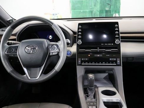 Used 2020 Toyota Avalon Limited image 13