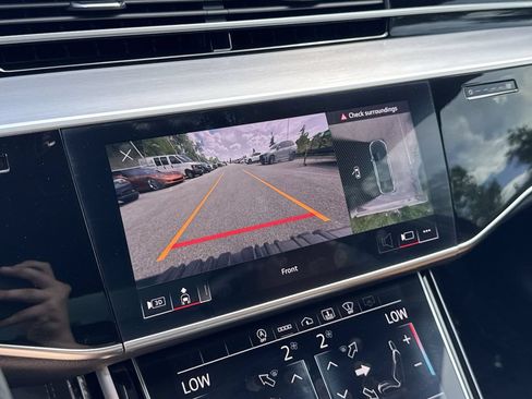 Used 2022 Audi S8 AWD/4WD image 24