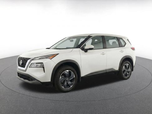Used 2025 Nissan Rogue SV AWD/4WD image 3