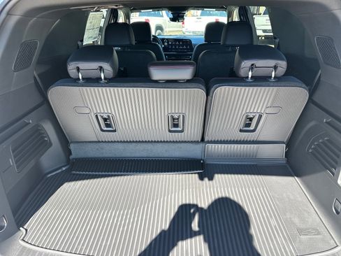 New 2026 Chevrolet Traverse RS w/ LPO, Floor Liner Package image 12