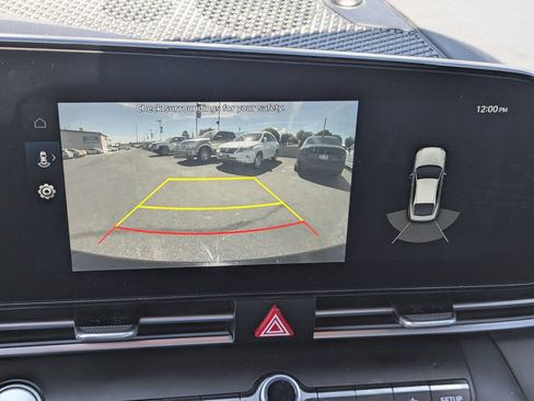 Used 2023 Hyundai Elantra Limited FWD image 16