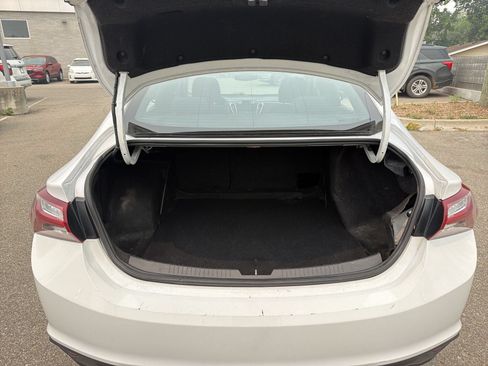 Used 2020 Chevrolet Malibu LT FWD image 37