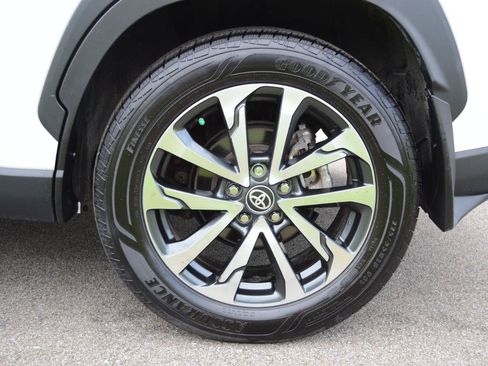 Used 2024 Toyota Corolla Cross XLE AWD/4WD image 10