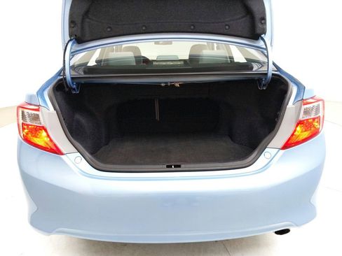 Used 2012 Toyota Camry XLE FWD image 28