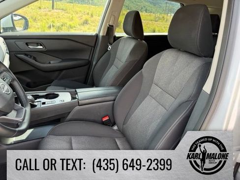 Used 2025 Nissan Rogue SV FWD image 14