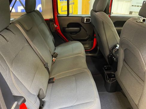 Used 2025 Jeep Wrangler Unlimited Sport AWD/4WD image 26