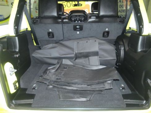 Used 2023 Jeep Wrangler Unlimited Sahara w/ Cold Weather Group AWD/4WD image 30