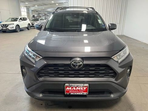 Used 2019 Toyota RAV4 XLE w/ Convenience Package FWD image 8